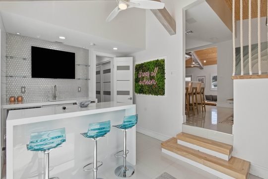 Sunroom_Bar_2_540x540